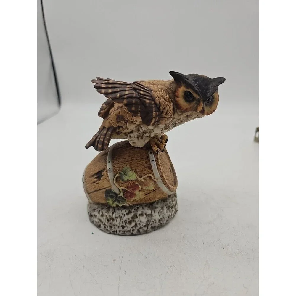 Vintage  Owl Music‎ Box On Barrel Works